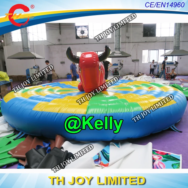 Бесплатная доставка двери надувная игра Родео бык коммерческий надувной для