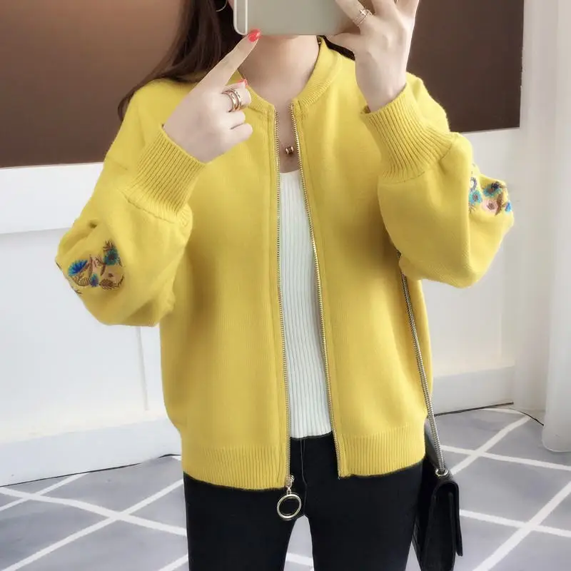 Korobov Long Sleeve Floral Embroidery Knitted Cardigan O-neck Zipper Sweater Baseball Coat Woman Causal Jacket 36053 |