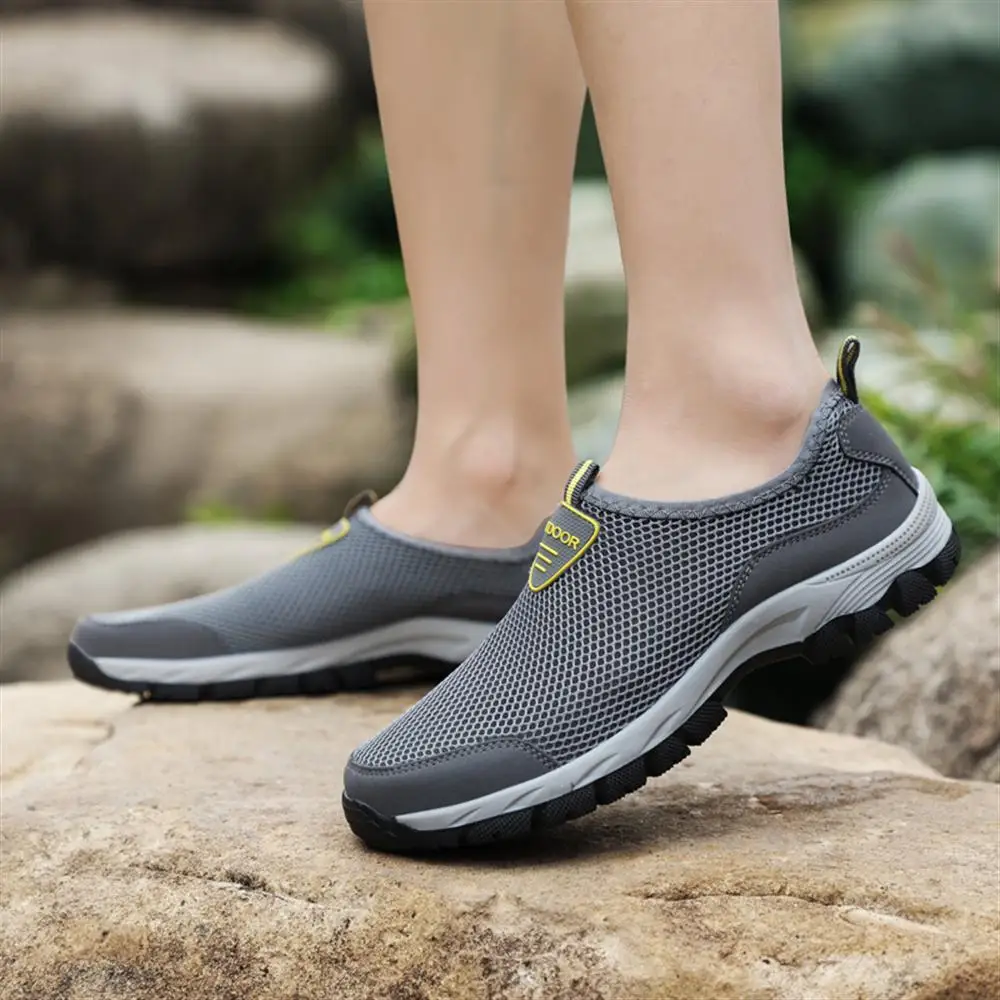2018 new Men Hard-Wearing Sneakers Adult Casual Shoes Non-slip Fashion Summer Spring Air mesh Breathable Water 39-48 | Обувь