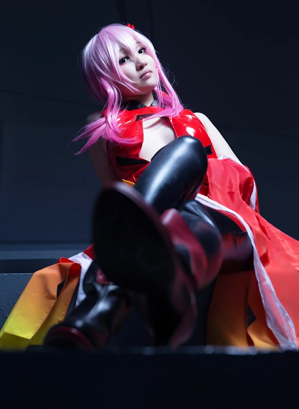 Костюм для косплея Виная Корона Yuzuriha Inori Red PU Goldfish |