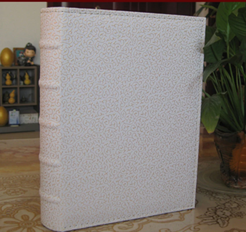 

Dragon's Claw Pu Leather Vintage Photo Album for 200 Photos of 6 Inch 4D Family/Wedding / Graduation /birthday Gift Photo Album