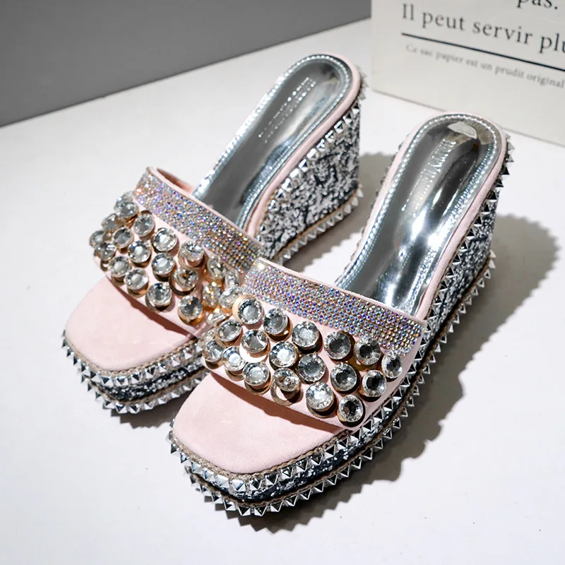 2019 сандалии со стразами женские летние Вьетнамки шлепанцы на танкетке женская