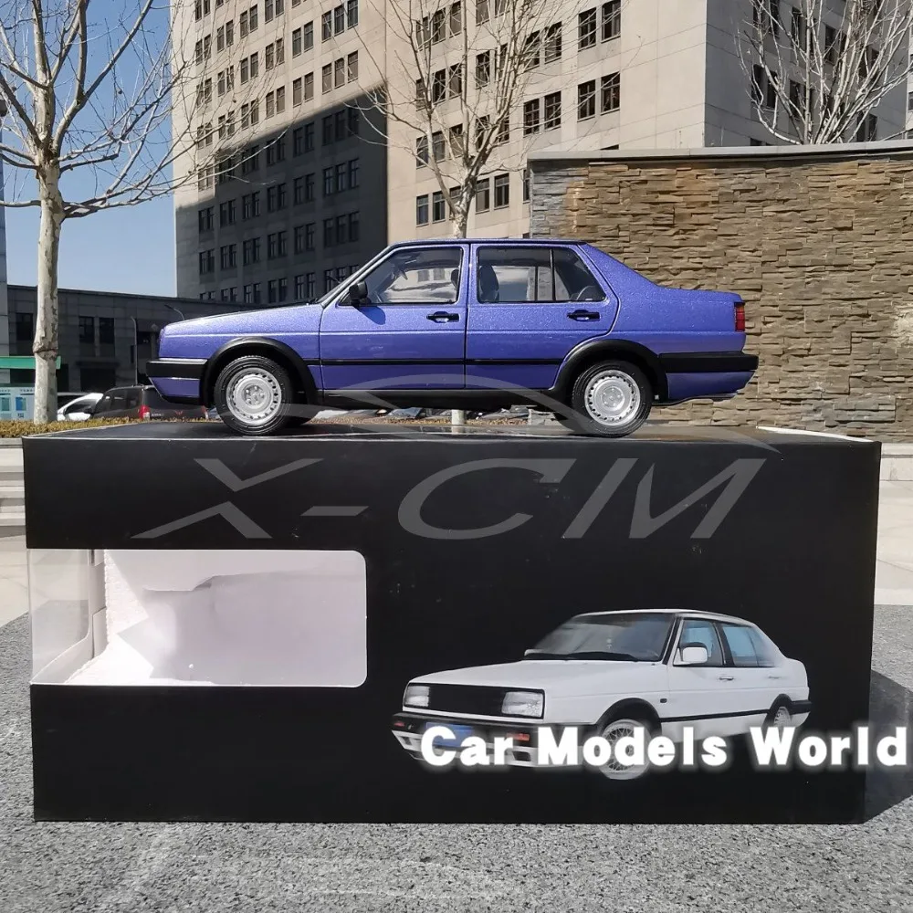 Литая модель автомобиля для старой Jetta(синий/фиолетовый)+ маленький подарок