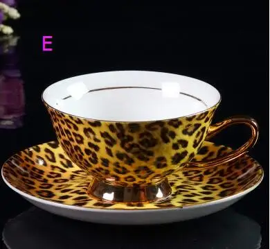 E Retro Palace European bone china coffee cup saucer high-grade British ceramic cup afternoon tea mug saucer set Queen's Cup CL092 - Цвет: E