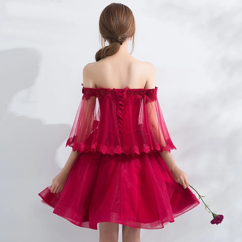 Красные платья подружек невесты с открытыми плечами короткая юбка аппликацией