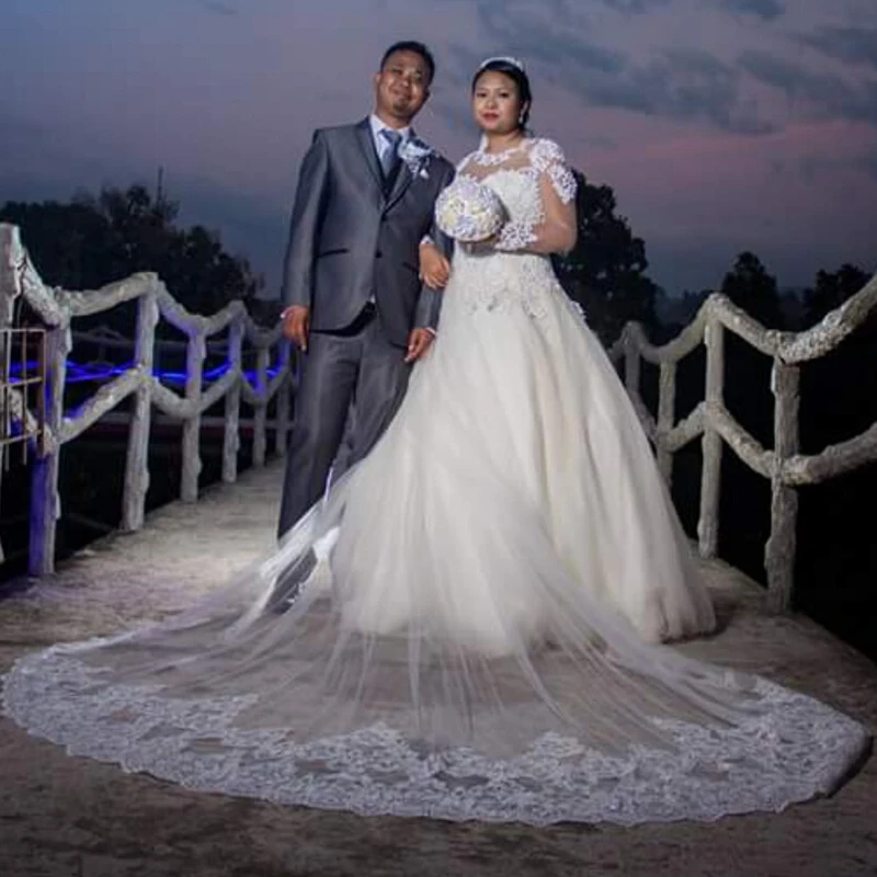 Элегантные наручные 4х метров в длину фаты белого цвета и слоновой кости