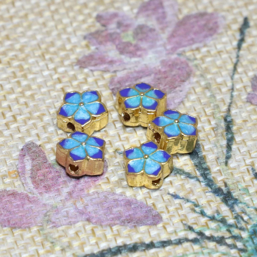 Горячая продажа Оптовая цена 8 мм Цветок форма перегородка золото-цвет амулеты