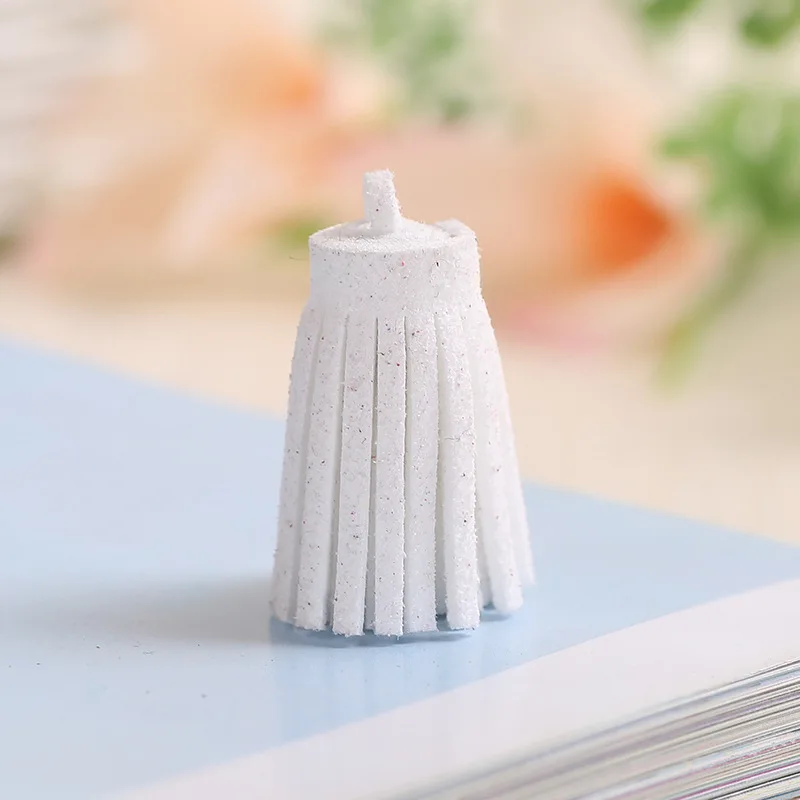 White tassel 10 шт цветные мини замшевые кисточки бахрома ручной работы материал кожа кисточка отделка одежды шторы брелок Декор ремесла кисточки - Цвет: White tassel