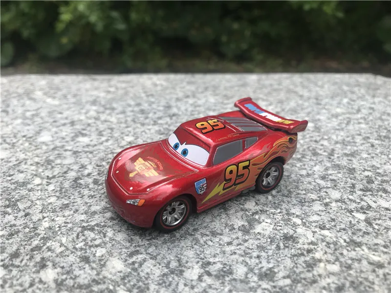 Takara Tomy Tomica Disney Pixar машинки шериф/король/Фло/Салли/цыпленок гекс/мэтер/Доктор