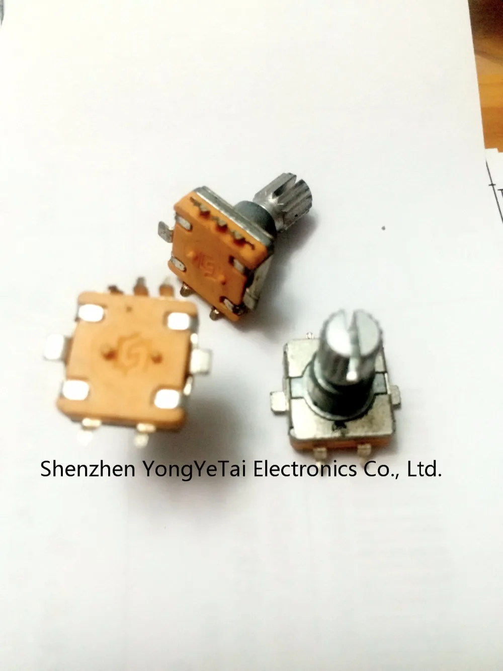 

EC11 type patch encoder with switch 30 positioning 15 pulse axis 13mm free shippping