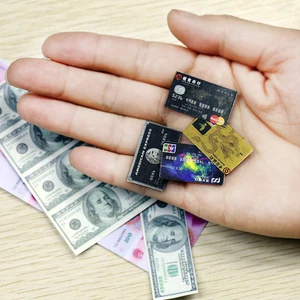 Миниатюрный кошелек для шарнирной куклы