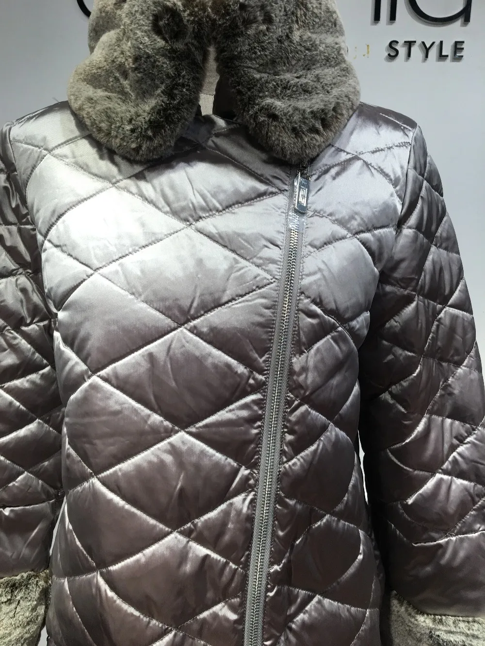 AZZIMIA Women's Winter Jackets and Coats Fashion Clothing Large Fake Rabbit Fur Collar looks like real Down jacket 2017 | Женская