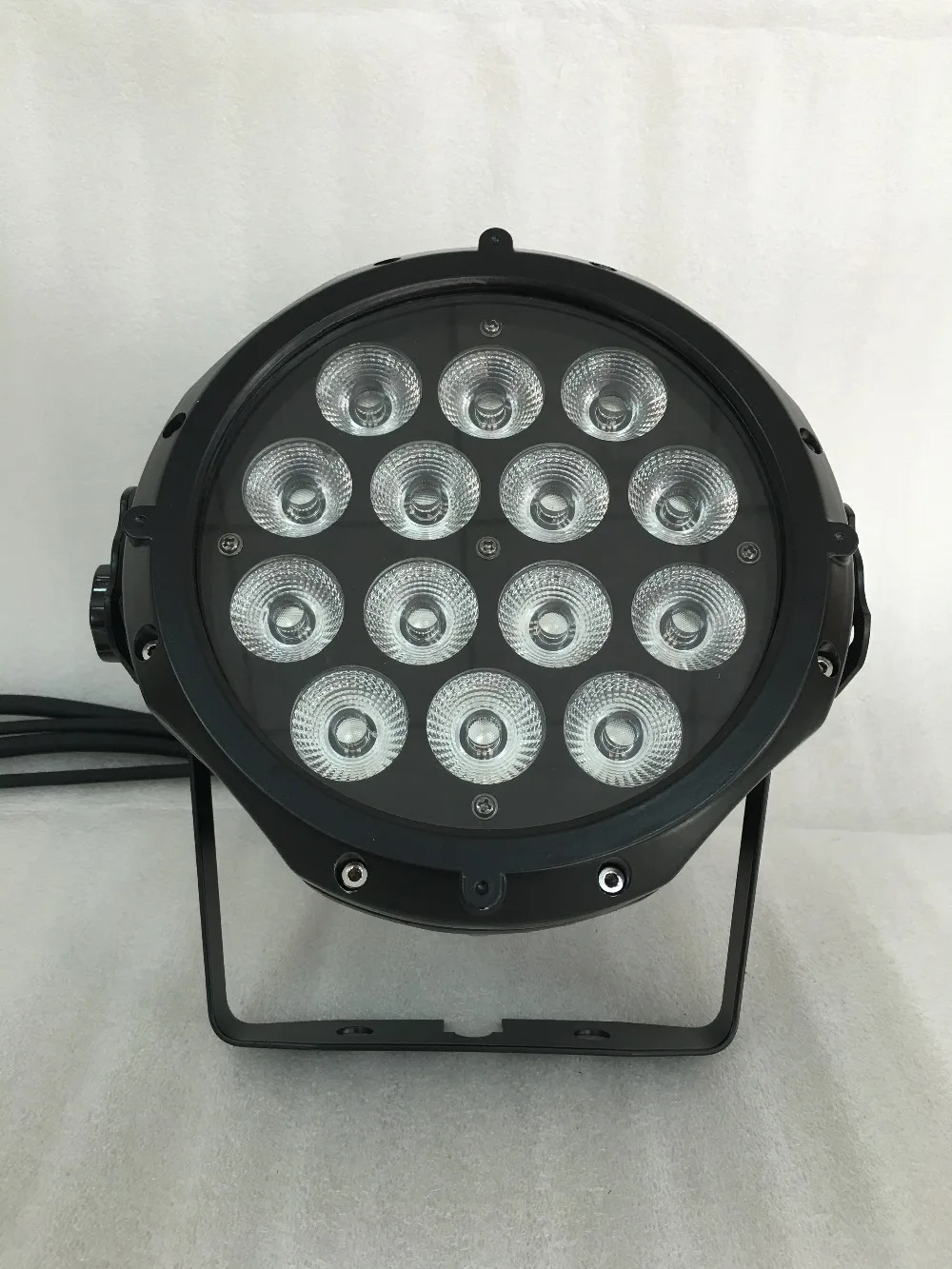 4 шт./лот 14x9 Вт RGB 3in1 привело водонепроницаемый света номинальной 3/7CHs 0 100% линейной