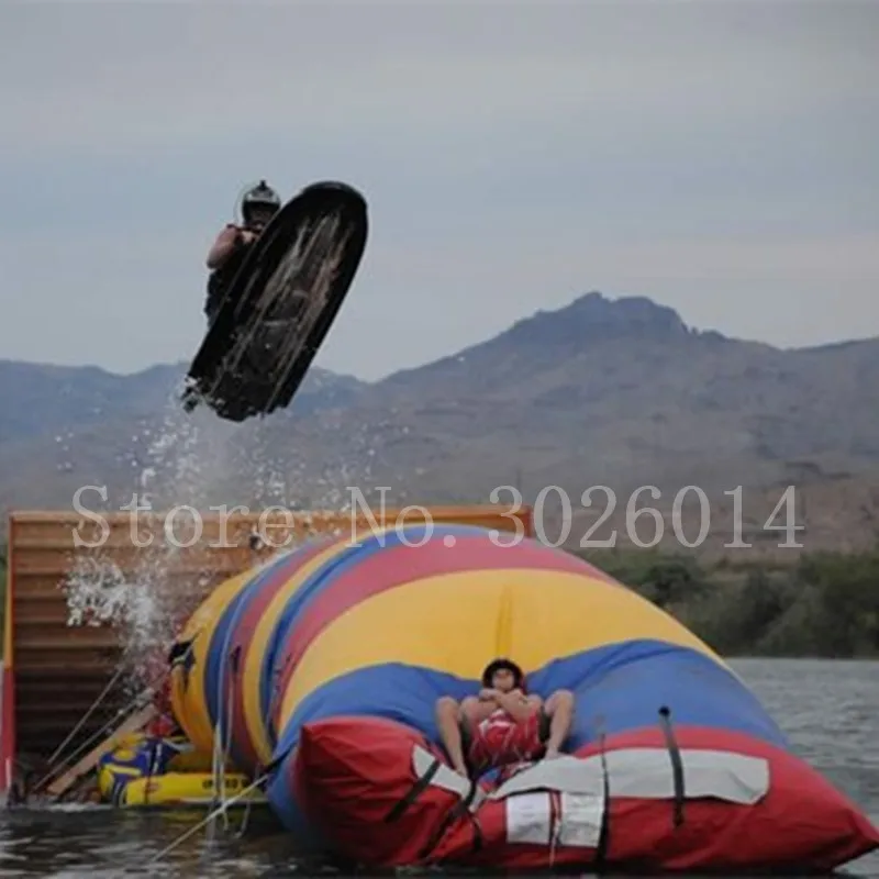 Бесплатная доставка 7 м надувной батут с насосом для Водного парка использования