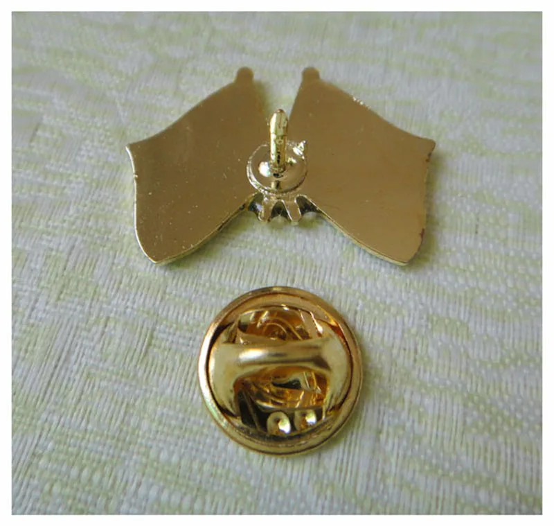 Железный штифт для безопасности Креста латунная пластина с бабочкой и