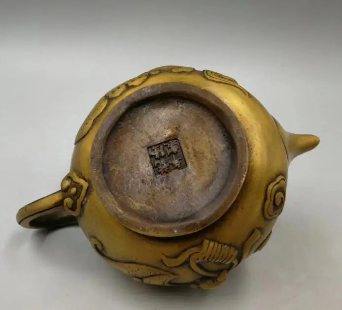 

Collection archaize brass Mascot bat Peach lid teapot