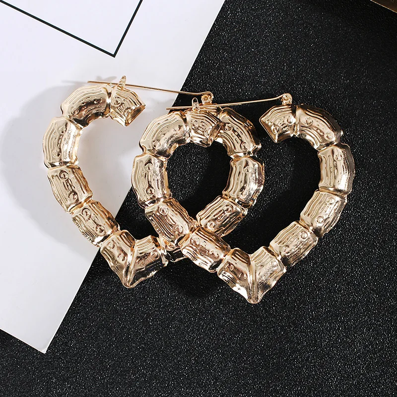 

1Pair Europe Punk Big Alloy Love Heart Hoop Earring for Women Hyperbole Statement Bamboo Style Earrings Fashion Jewelry E224