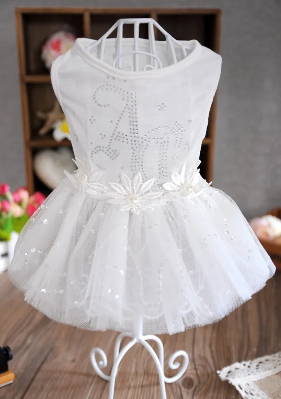 2018 New Luxury White Dog Puppy Party Wedding Dress Princess Skirt With Rose Lace Pet Clothes Apparel XS S M L Free Shipping | Дом и сад