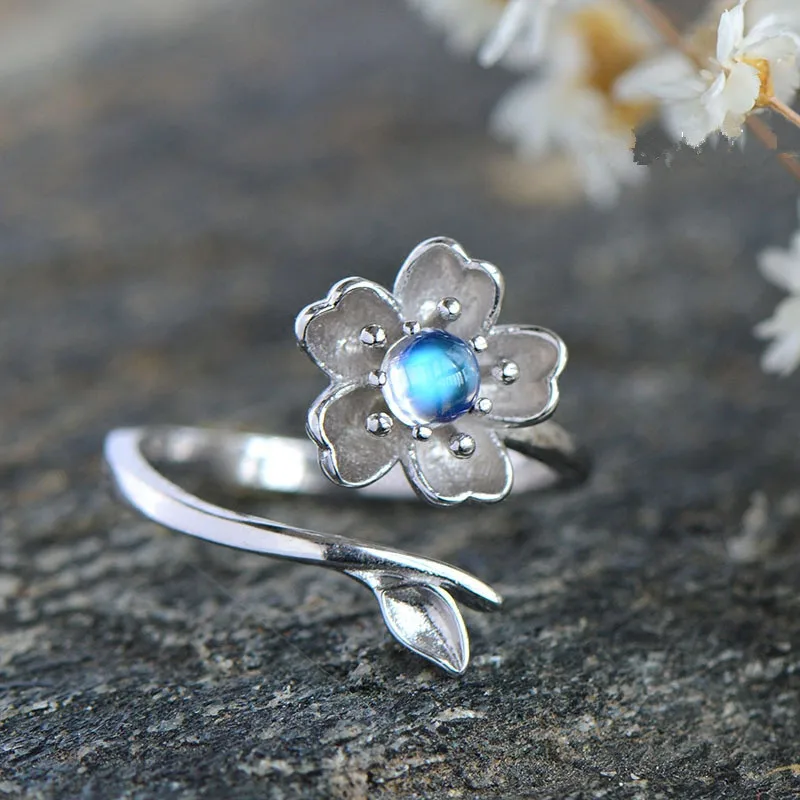 Женское кольцо с натуральным лунным камнем в виде птицы 2018|Кольца| |