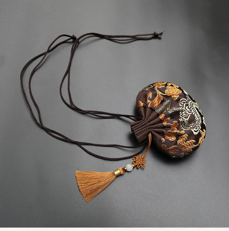 

Шелковые саше с кисточками