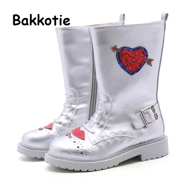 Bakkotie/Новинка года; сезон осень; модные высокие сапоги из искусственной кожи для маленьких девочек; детская черная обувь с сердечками; Детские брендовые блестящие мягкие ботинки martin