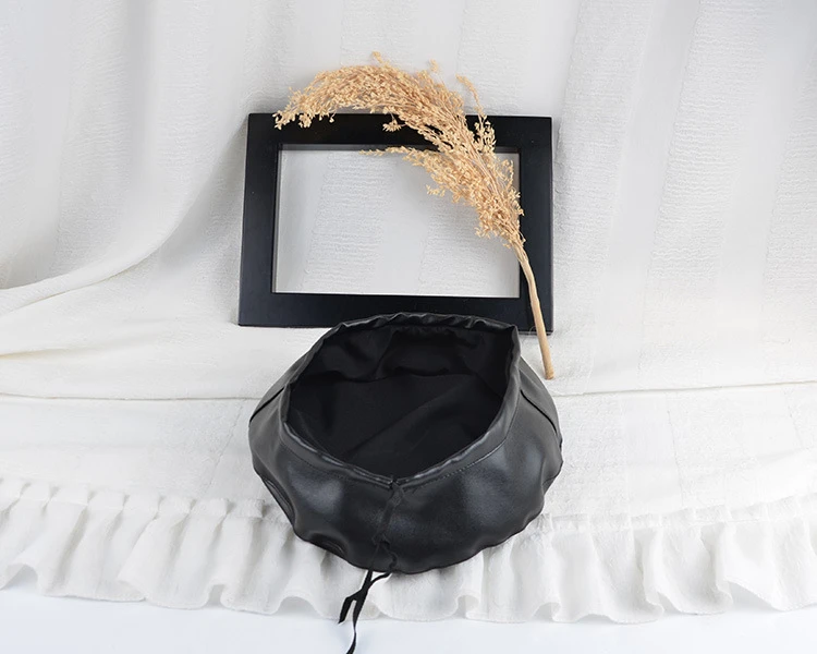 Искусственная кожа береты плоским Кепки s для Для женщин зимние Boina Bone Chapeu Feminino