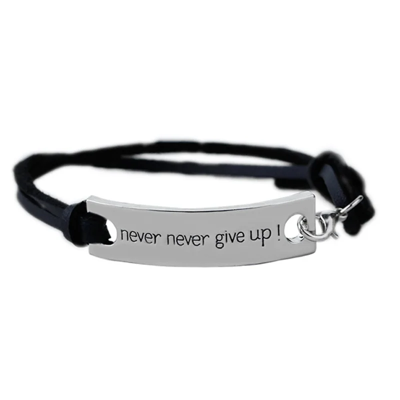Никогда не сдавайся! Вдохновляющая кожаная регулируемая браслет с шармами в подарок лучшим друзьям, ему или ей.