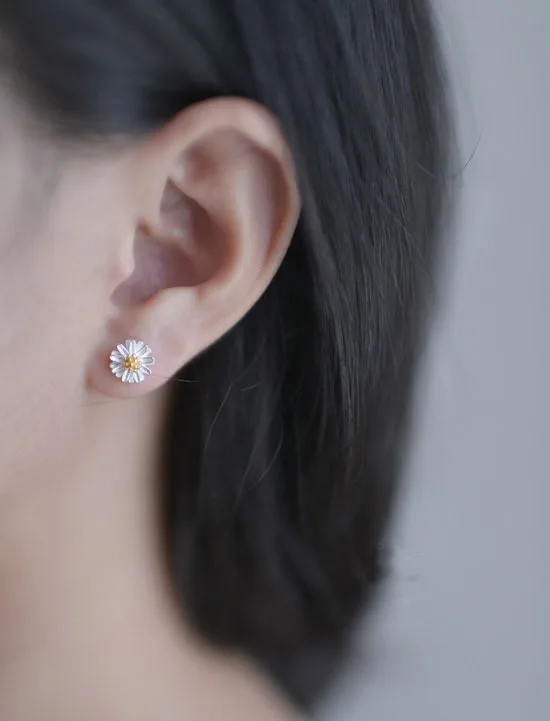 Женские серьги с цветком маргаритки серебристого цвета эффектные ювелирные