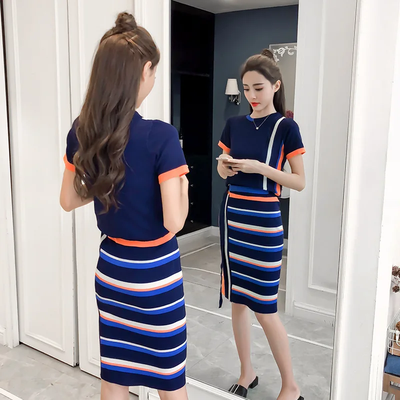 Женский трикотажный костюм с поясом и юбкой асимметричный цвет в полоску шелк T88