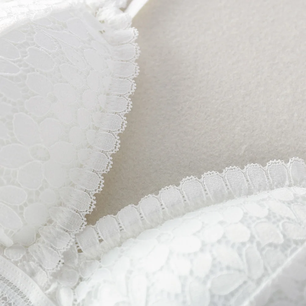 Бюстгальтер без косточек во французском стиле бесшовный кружевной женский