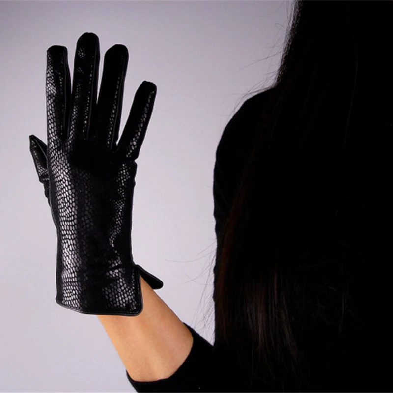 

Genuine Leather Sheepskin Black Snakeskin Texture In The Medium-Length Style Velvet Lined Warm Gloves TB89