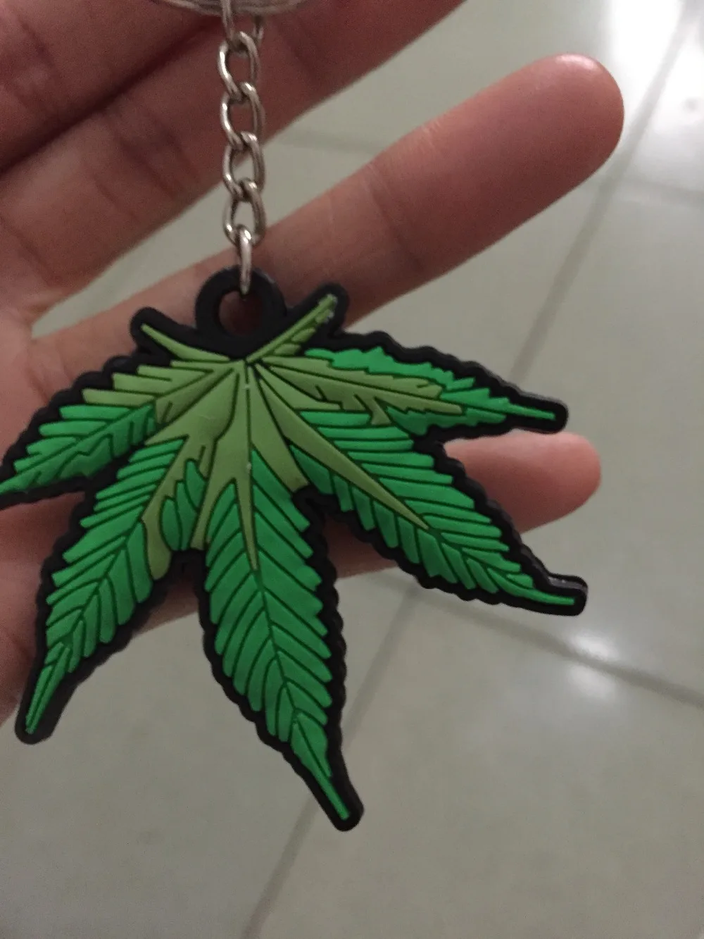 

20pcs/Lot leaf pvc plastic keychains keychain for men wholesale key chain keychain keyring gifts for men boyfriend pendant