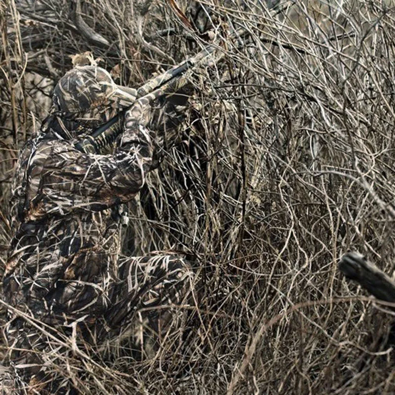 Маскхалат спецназа лесной. Человек в камуфляже в лесу. Камуфляж oxford 5м х 1,45м. Кабеласовский камуфляж. Мосси оак.