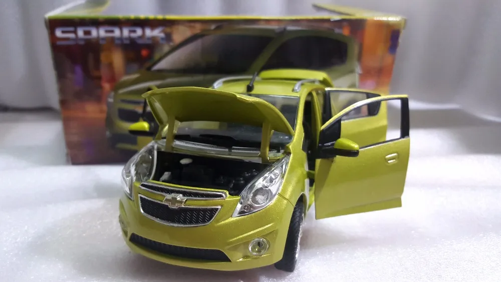1:24 литая под давлением модель для Chevrolet Chevy Spark Green Minicar сплав игрушка автомобиль миниатюрная коллекция подарки
