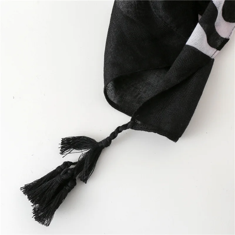

2019 New Design Black Luxury Brand Floral Viscose Scarf Women High Quality Shawls and Wraps Pashmina Foulards Muslim Hijab Snood
