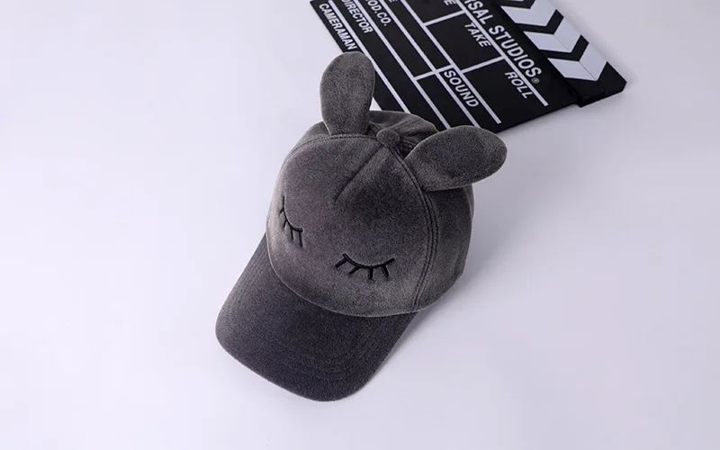 Женские бейсболки с ушками осенне-зимние черные бархатные для девочек Casequette Gorras