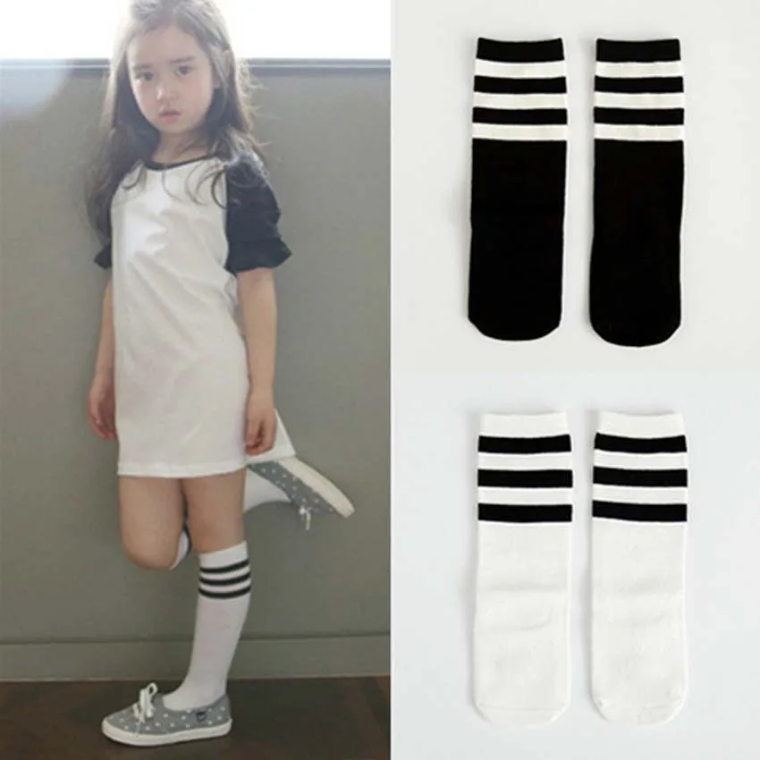 Ребенок мальчик футбольные носки детские в полоску и Цветной радужные гетры из