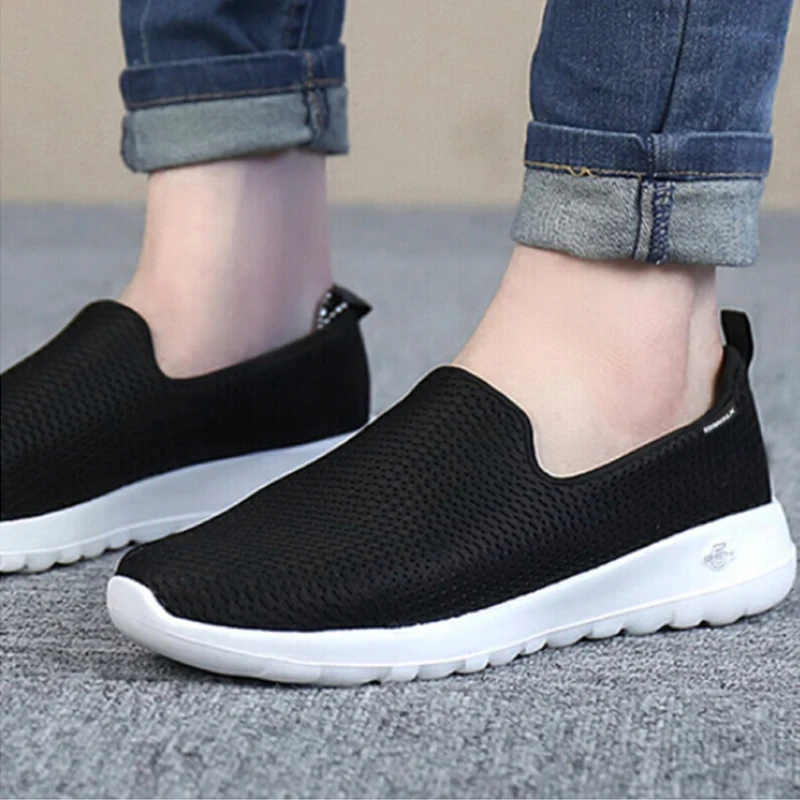 Skechers/Коллекция года; женская обувь; удобные лоферы-светильник; Высококачественная дышащая прогулочная обувь; женская обувь на плоской подошве; Цвет Черный; 15600-BKW