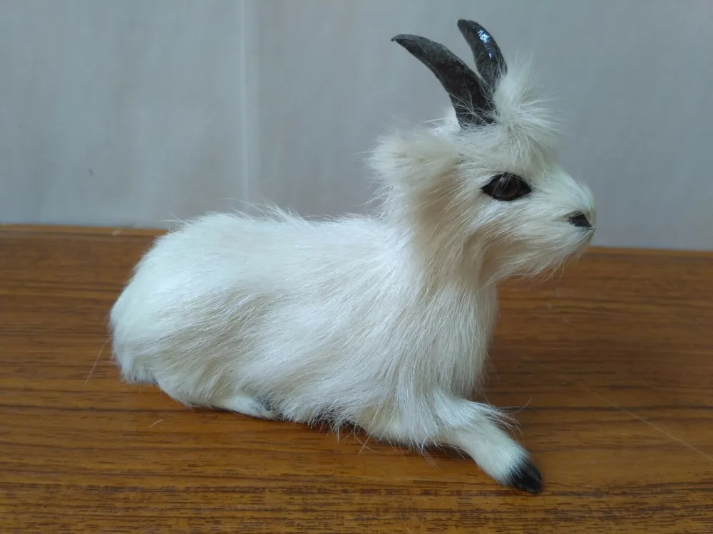 

Пластиковые и меховые лошади 12x5x9 см, лежащая овечка, белая коза, модельная ручная работа, реквизит, украшение для дома, подарок d2309