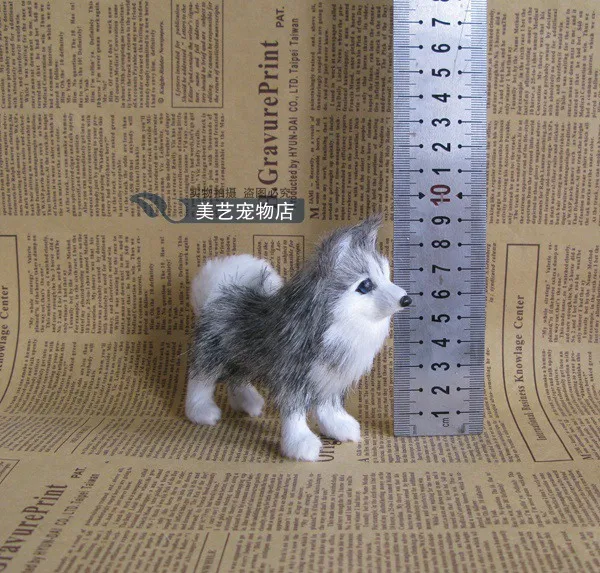 

Модель собаки из полиэтилена и меха, забавный подарок, около 11 см x 4 см x 9,5 см
