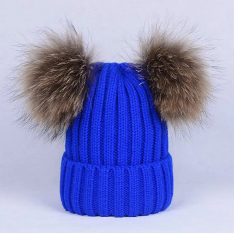 royal blue Двойной большой из натурального меха енота женская шапка Модные два натуральная помпоны из меха женская шапка толстые теплые с помпоном для девочек вязать skullies beanie - Цвет: royal blue