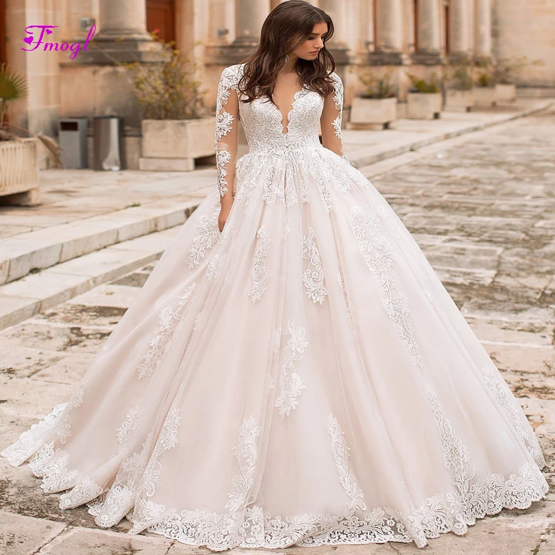 

Fmogl Graceful Appliques Long Sleeve A-Line Wedding Dresses 2020 Fashion Scoop Neck Buttons Vintage Bridal Gown Vestido de Noiva