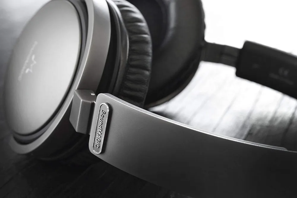 SoundMAGIC Vento P55 закрытые задние наушники со сменным кабелем и микрофоном |