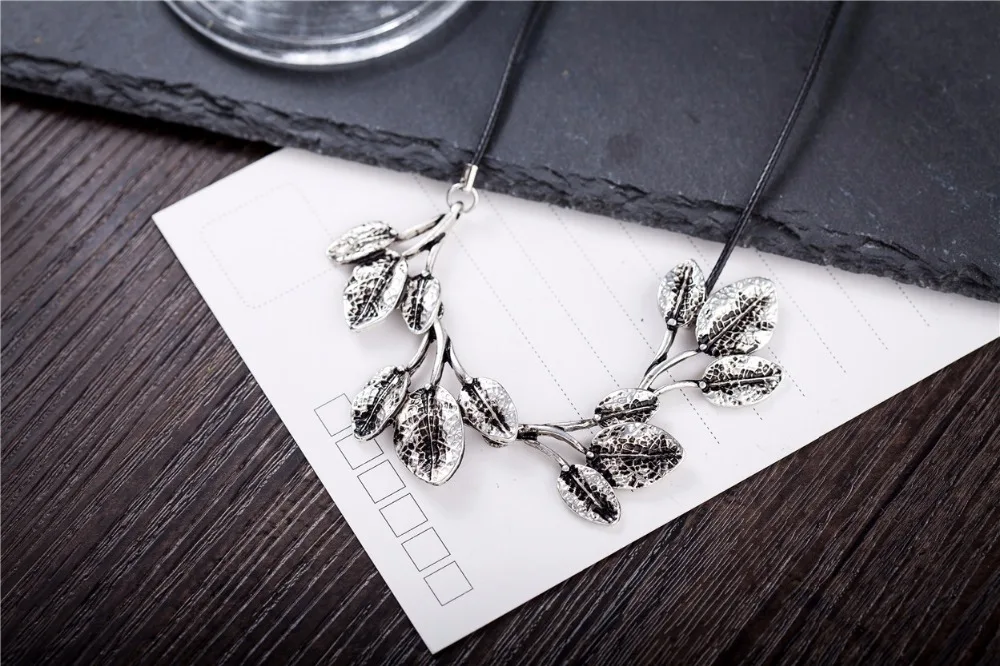 Винтажное колье с кулоном в виде листьев женское массивное ожерелье и подвеска