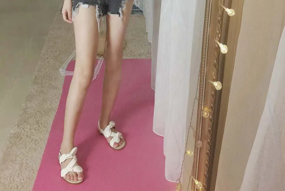 Хороший Slingback белый милый женщины сандалии плоские лето ремень каваи обувь открытый носок день отдыха лук галстук-бабочка большой размер дизайнер квартира Лето