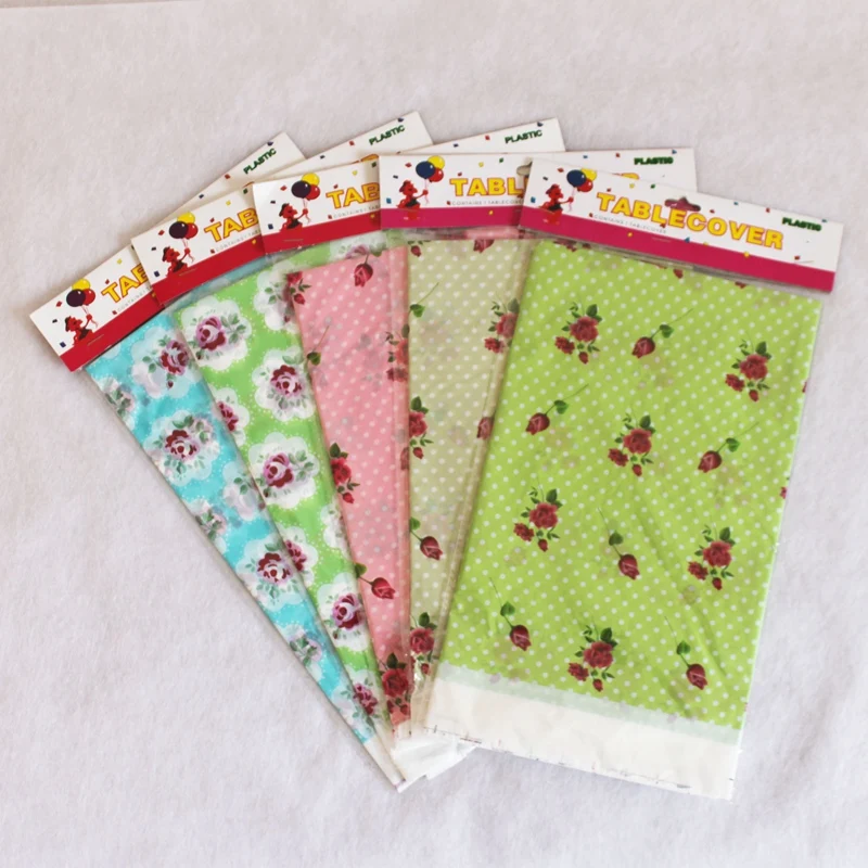 Одноразовая Водонепроницаемая скатерть пластиковая с розами 180*108 см | Дом и сад