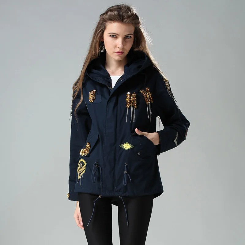 Куртка-бомбер женская с вышивкой элегантный пиджак на завязках цепочками и