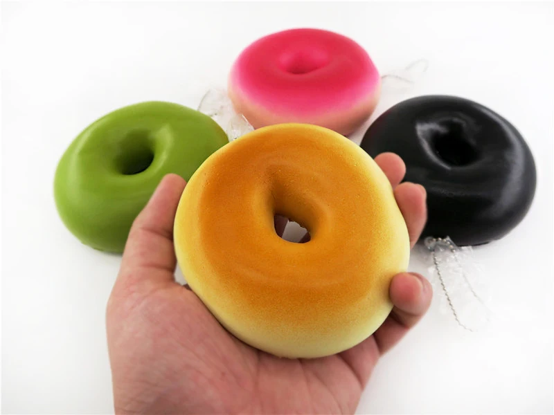 Kuutti Squishy 10 см Джамбо Розовый Черный Простой Зеленый бублик хлеб Сжимаемый