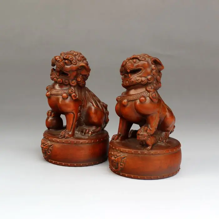 

Boxwood solid wood carved drums small lions antique .