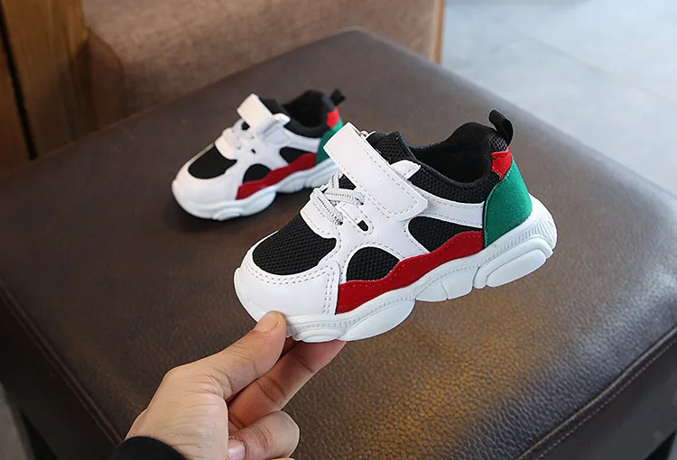 Детская спортивная обувь для мальчиков и девочек; сезон весна; амортизирующая Повседневная обувь; дышащие кроссовки в стиле пэчворк для малышей; детская обувь для детей 1-6 лет
